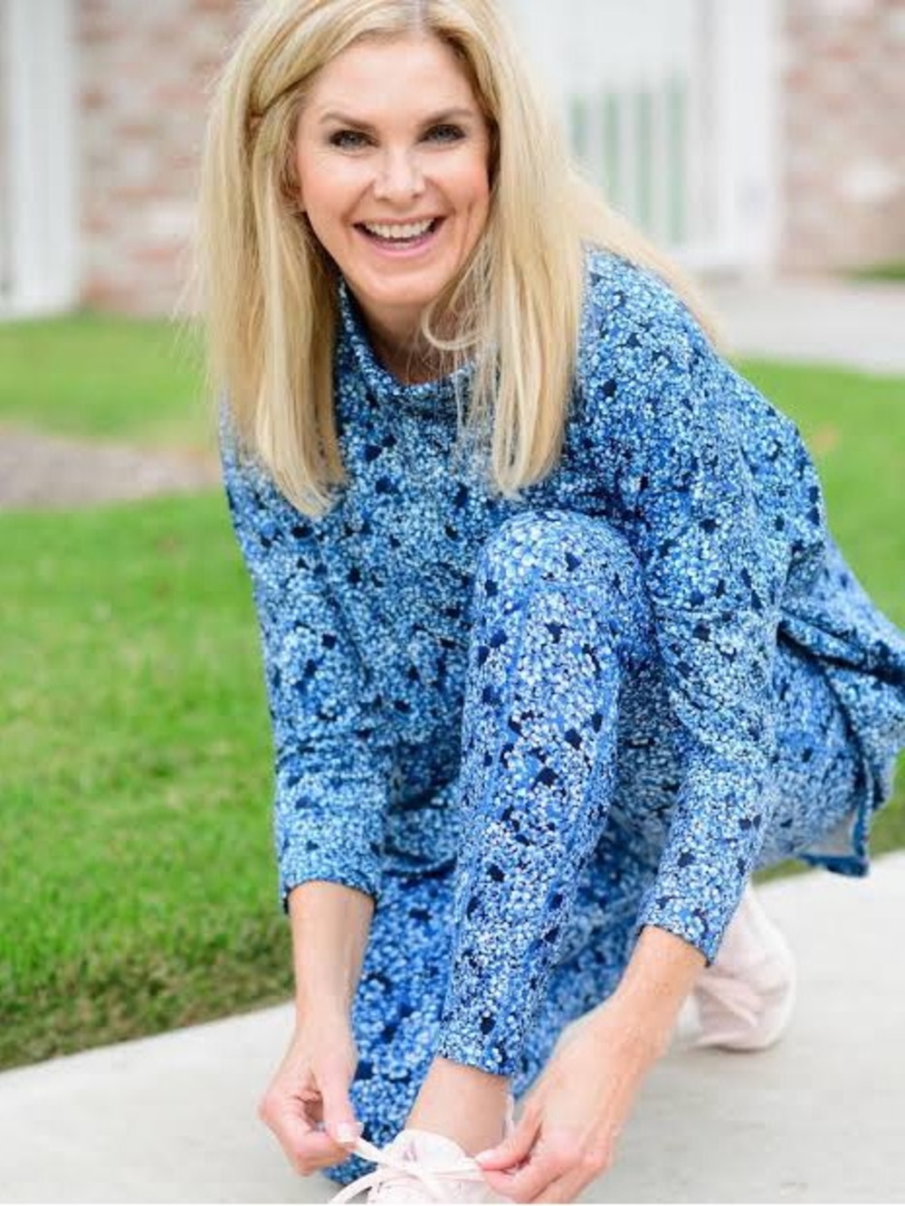 TUCKERNUCK | funnel ally swing sweatshirt in hydrangea